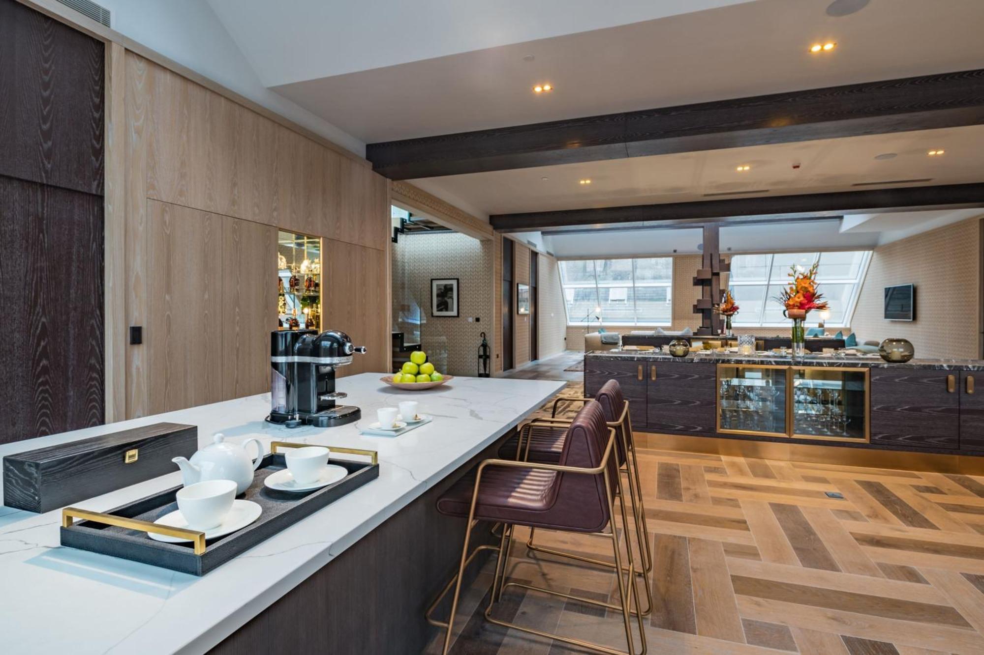 Stock Exchange Hotel, Manchester, Autograph Collection Eksteriør billede The Kitchen at 100 King Street